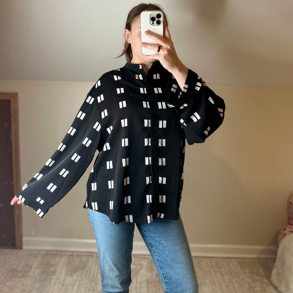 Disturbia: Black and White Blouse